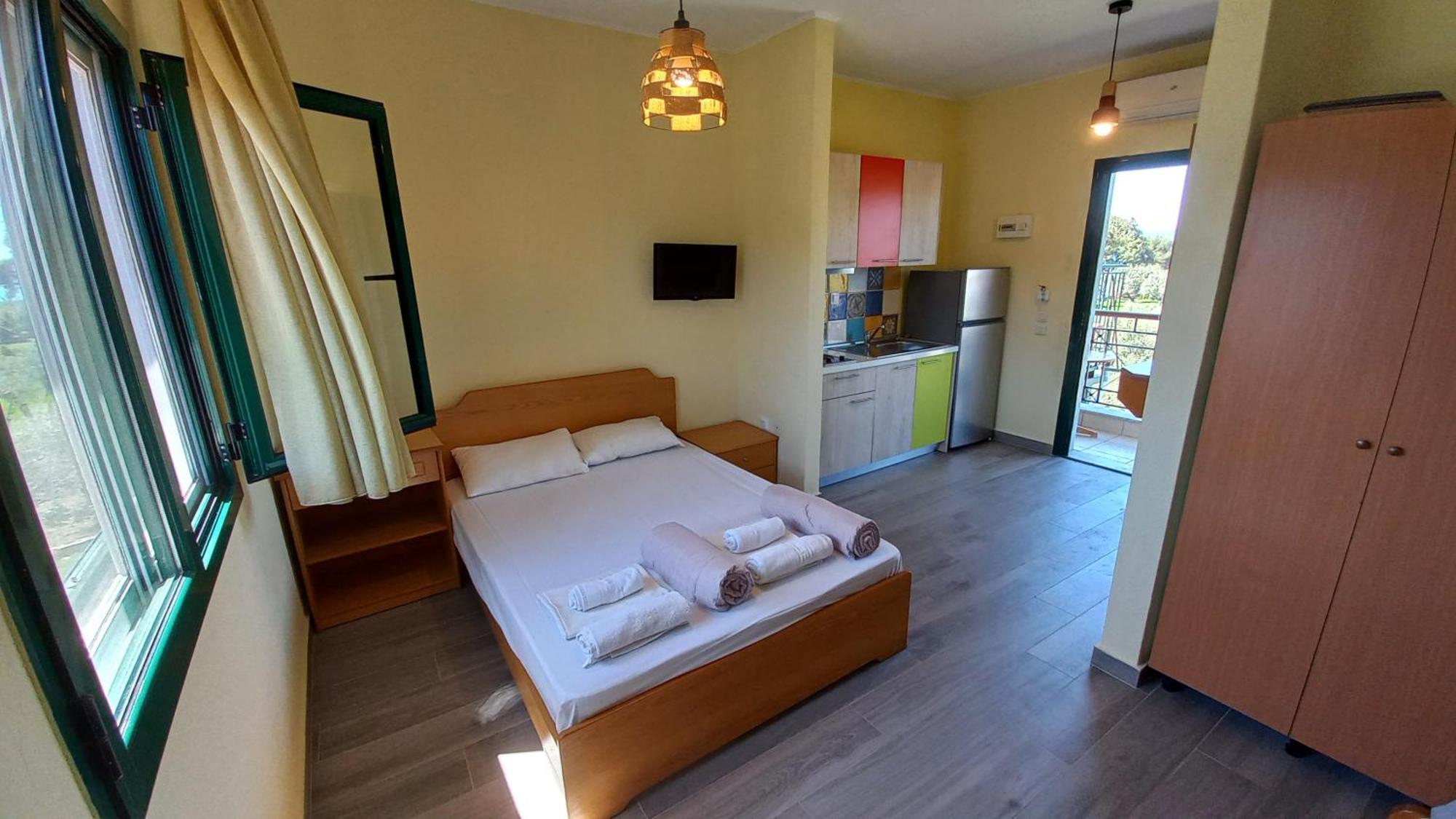 Sapfo Beach Studios Nikiti  Exterior photo